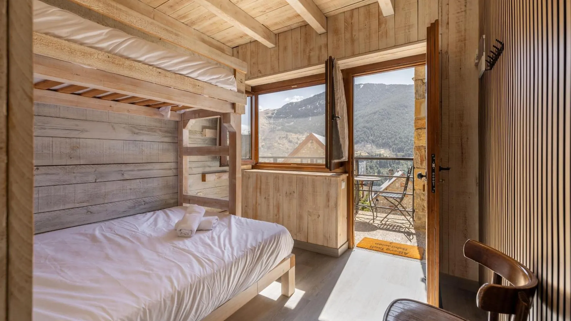 Alberg Taull Hostel